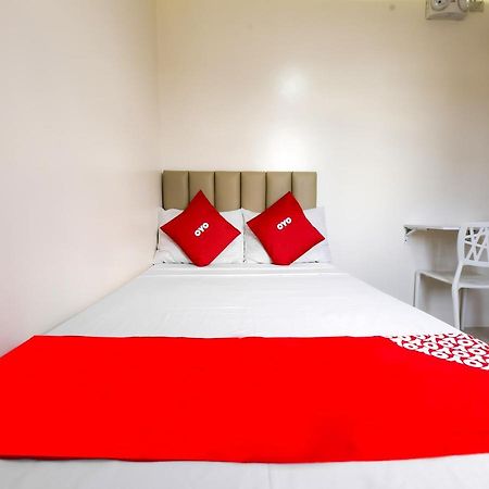 Oyo 783 Freemont Place Paranaque City エクステリア 写真