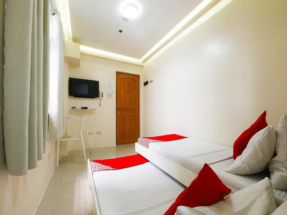 Oyo 783 Freemont Place Paranaque City エクステリア 写真