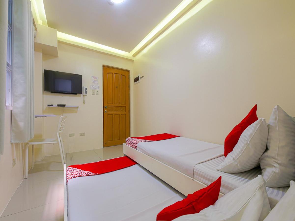 Oyo 783 Freemont Place Paranaque City エクステリア 写真