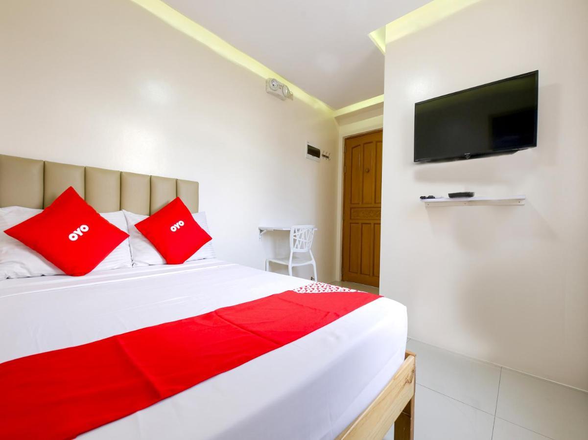Oyo 783 Freemont Place Paranaque City エクステリア 写真