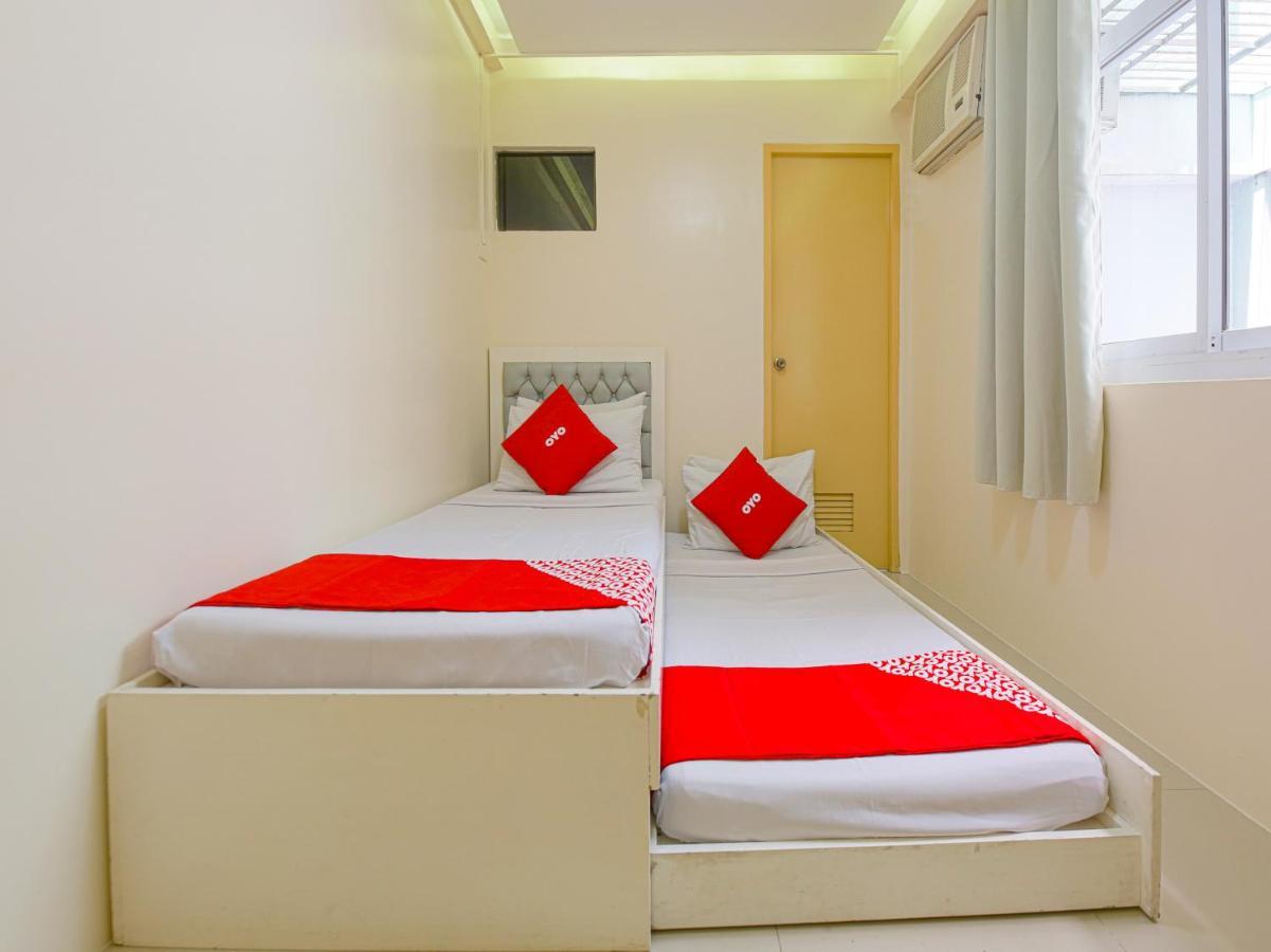 Oyo 783 Freemont Place Paranaque City エクステリア 写真