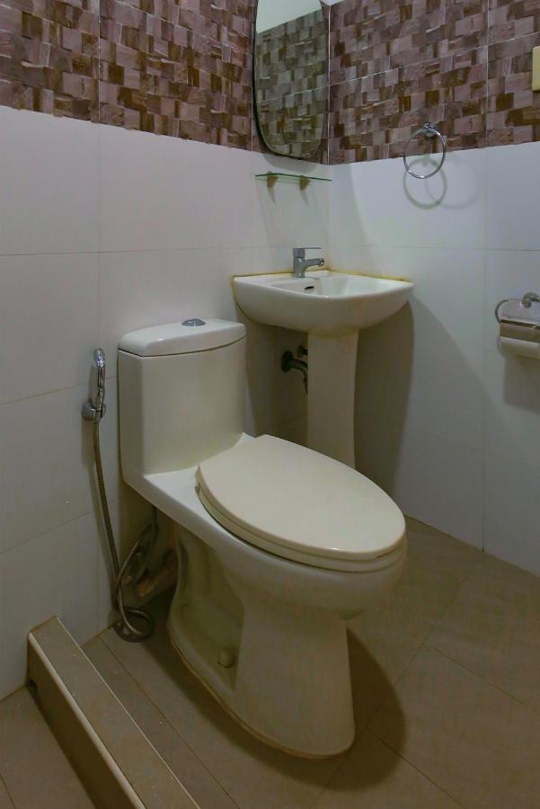 Oyo 783 Freemont Place Paranaque City エクステリア 写真