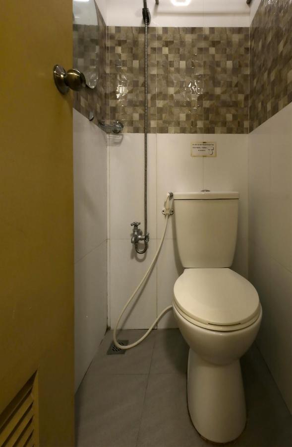 Oyo 783 Freemont Place Paranaque City エクステリア 写真