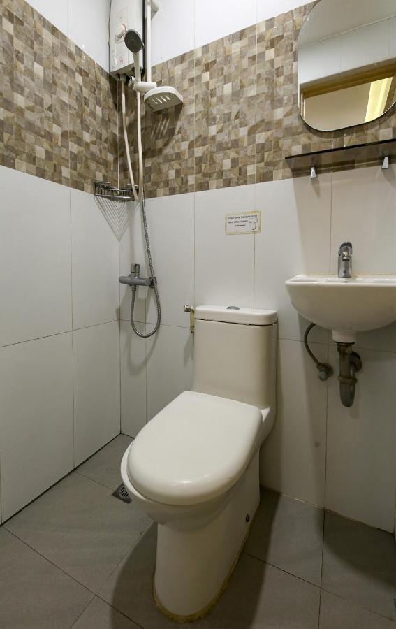 Oyo 783 Freemont Place Paranaque City エクステリア 写真